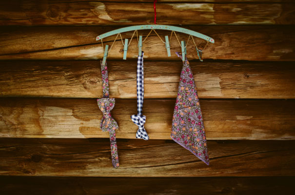 the-wanderers-daisies-boho-bride-country-hippie-wedding-farm-inspiration6