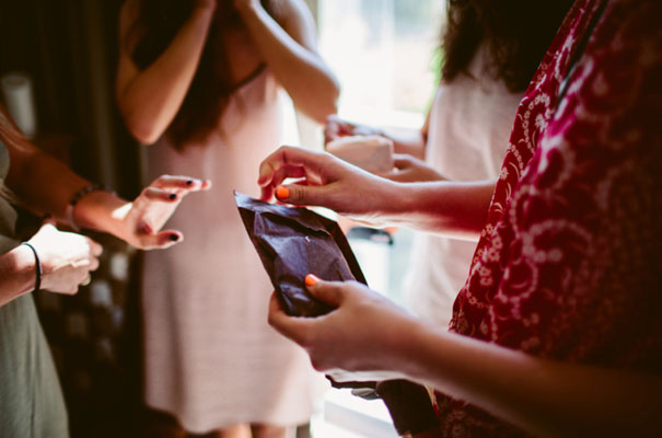 the-wanderers-daisies-boho-bride-country-hippie-wedding-farm-inspiration7