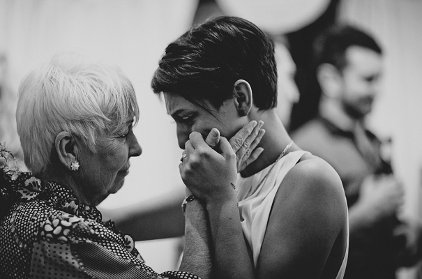 brisbane-wedding-photographer-bush-waterfall-australian-barefoot-bride326
