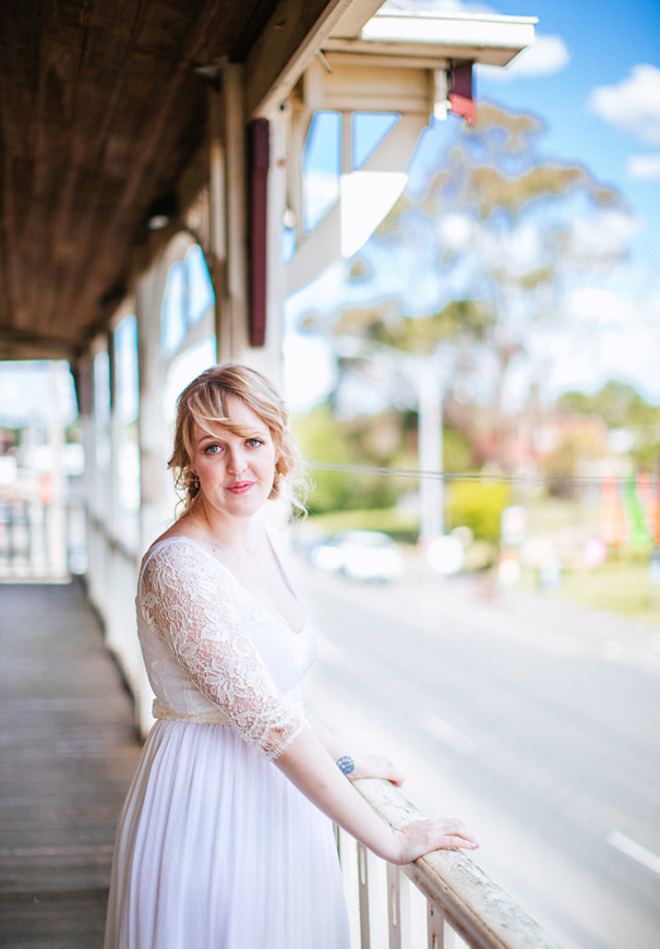 melbourne-wedding-vintage-wedding-dress-photographer-country-DIY