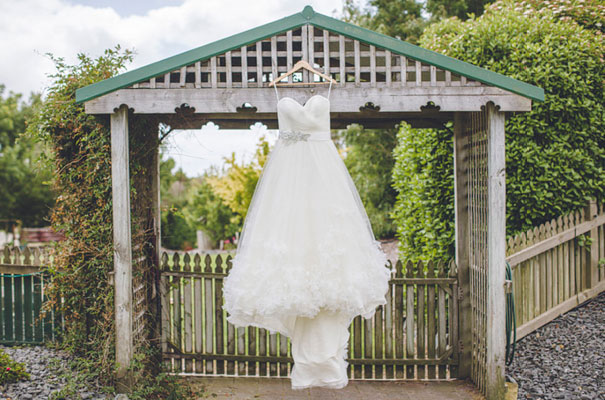 TAS-country-wedding-hay-bales-diy-ideas11