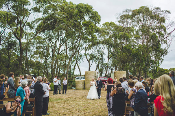 TAS-country-wedding-hay-bales-diy-ideas27
