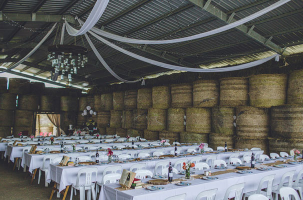 TAS-country-wedding-hay-bales-diy-ideas37
