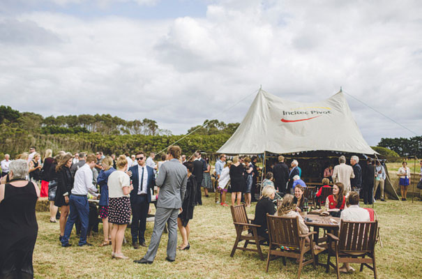 TAS-country-wedding-hay-bales-diy-ideas40