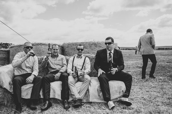 TAS-country-wedding-hay-bales-diy-ideas41
