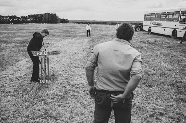 TAS-country-wedding-hay-bales-diy-ideas44