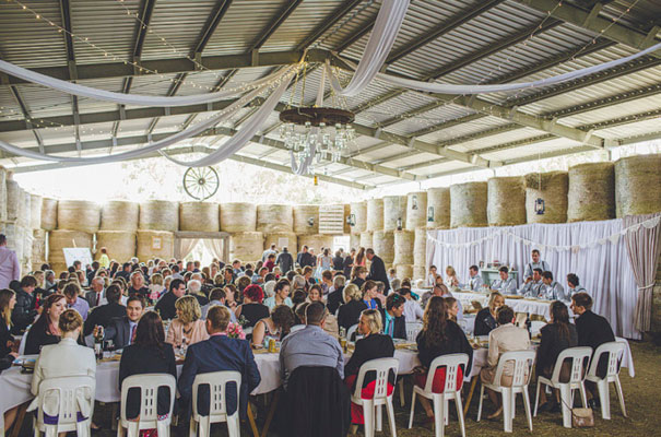 TAS-country-wedding-hay-bales-diy-ideas53