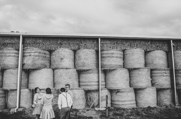 TAS-country-wedding-hay-bales-diy-ideas57