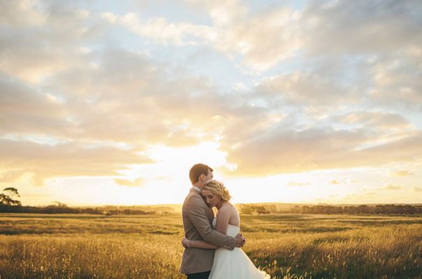 TAS-country-wedding-hay-bales-diy-ideas63