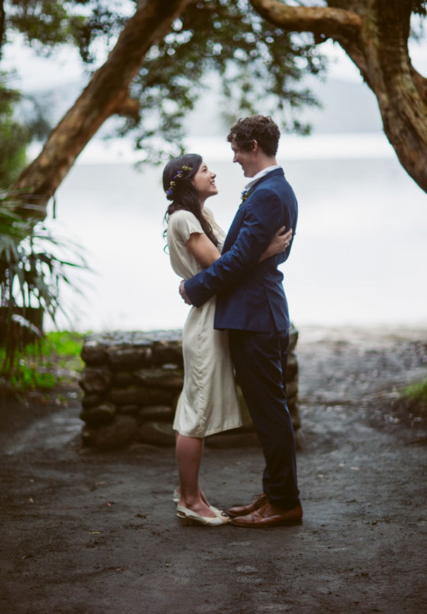 _blue-suitport-macquarie-wedding-vintage-bride-floral-crown26