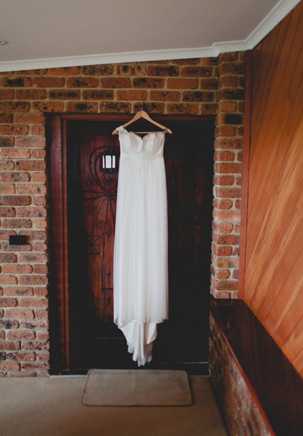 QLD-vicky-lee-queensland-wedding-photographer-just-married-sign2