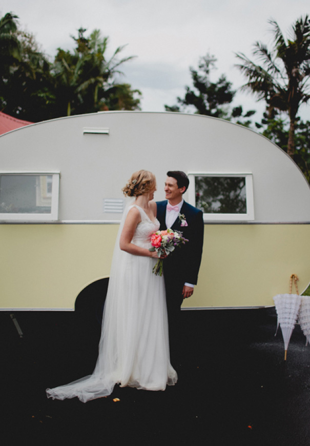 QLD-vicky-lee-queensland-wedding-photographer-just-married-sign25