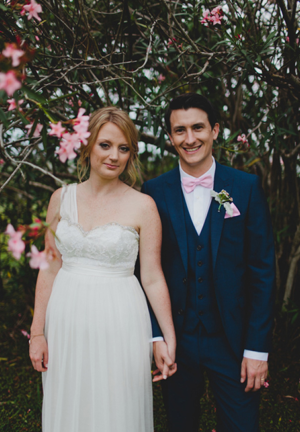 QLD-vicky-lee-queensland-wedding-photographer-just-married-sign26