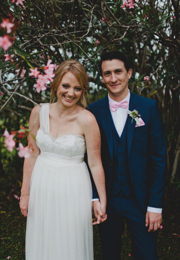 QLD-vicky-lee-queensland-wedding-photographer-just-married-sign27