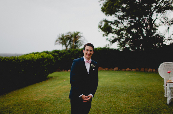 vicky-lee-queensland-wedding-photographer-just-married-sign17