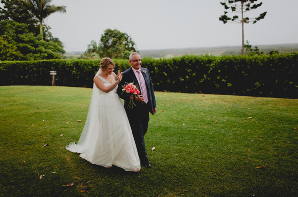 vicky-lee-queensland-wedding-photographer-just-married-sign19