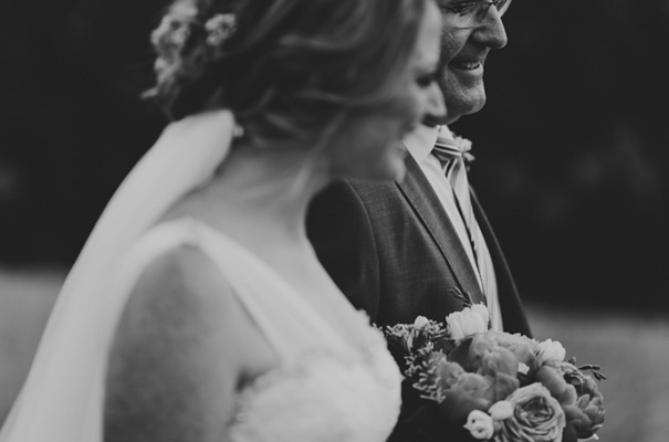 vicky-lee-queensland-wedding-photographer-just-married-sign20