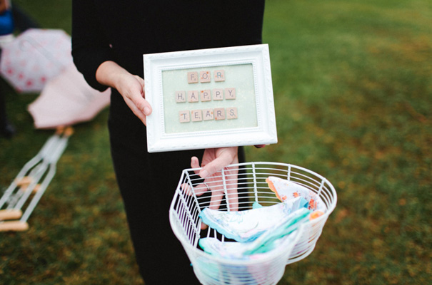 vicky-lee-queensland-wedding-photographer-just-married-sign23