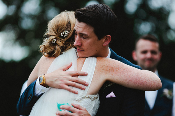 vicky-lee-queensland-wedding-photographer-just-married-sign26