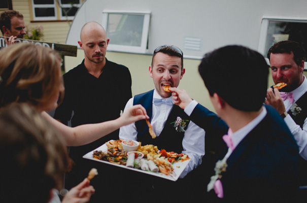 vicky-lee-queensland-wedding-photographer-just-married-sign30