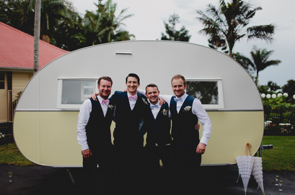 vicky-lee-queensland-wedding-photographer-just-married-sign32