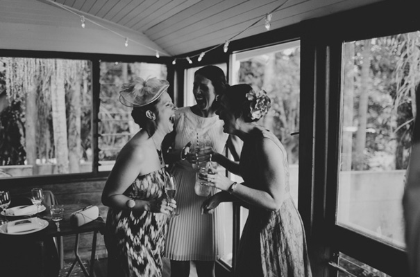 vicky-lee-queensland-wedding-photographer-just-married-sign50