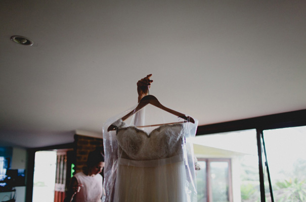 vicky-lee-queensland-wedding-photographer-just-married-sign6