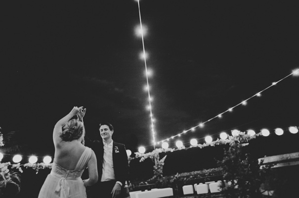 vicky-lee-queensland-wedding-photographer-just-married-sign63