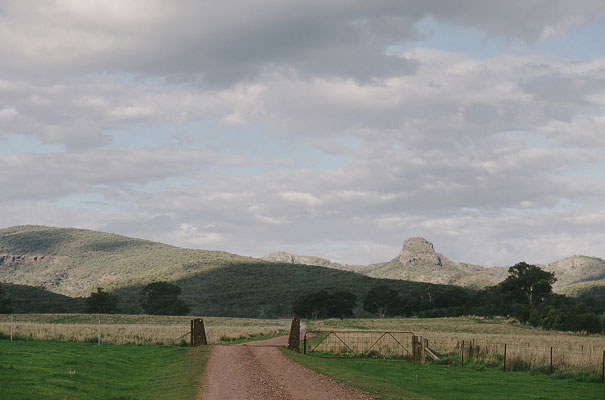 albury-country-murry-river-tabletop-wedding-bride14