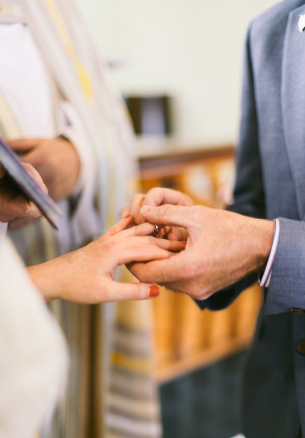 brown-paper-parcel-melbourne-country-wedding-giant-paper-flower42