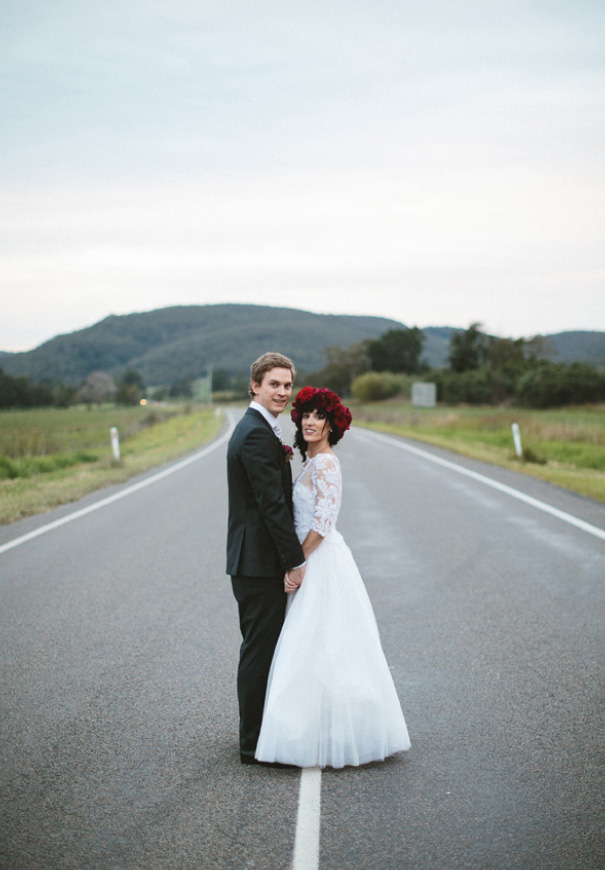 james-frost-red-roses-Mindaribba-House-wedding-tocal-bride