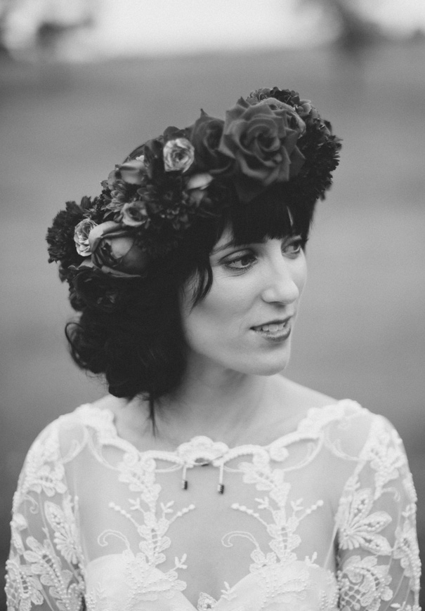 james-frost-red-roses-Mindaribba-House-wedding-tocal-bride4