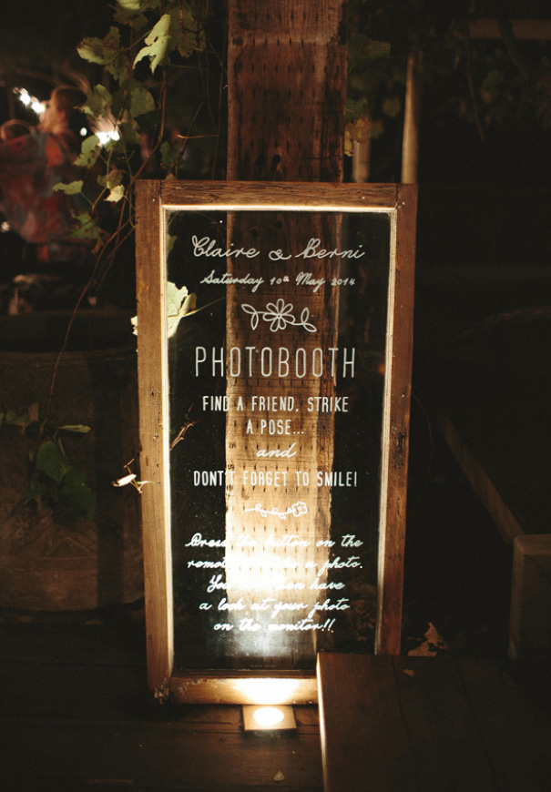 james-frost-red-roses-Mindaribba-House-wedding-tocal-bride7