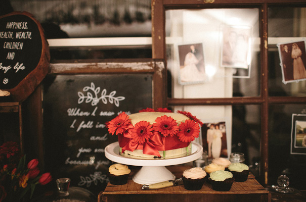 james-frost-red-roses-Mindaribba-House-wedding54