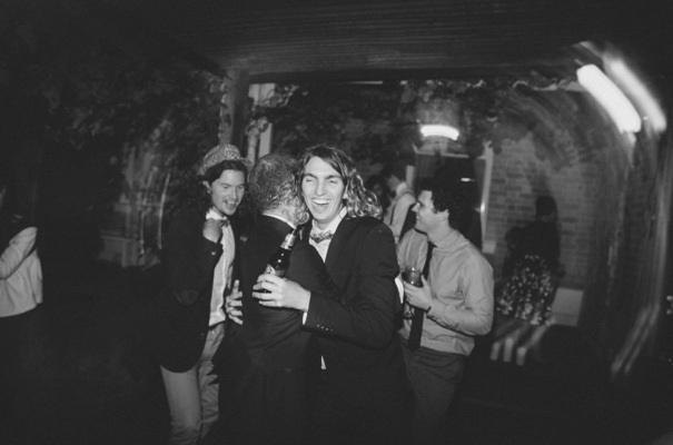 james-frost-red-roses-Mindaribba-House-wedding61