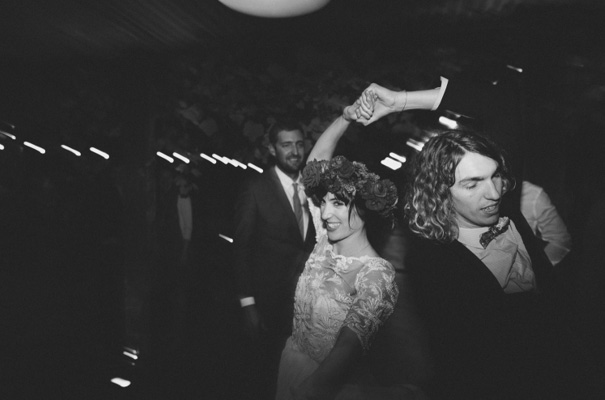 james-frost-red-roses-Mindaribba-House-wedding62