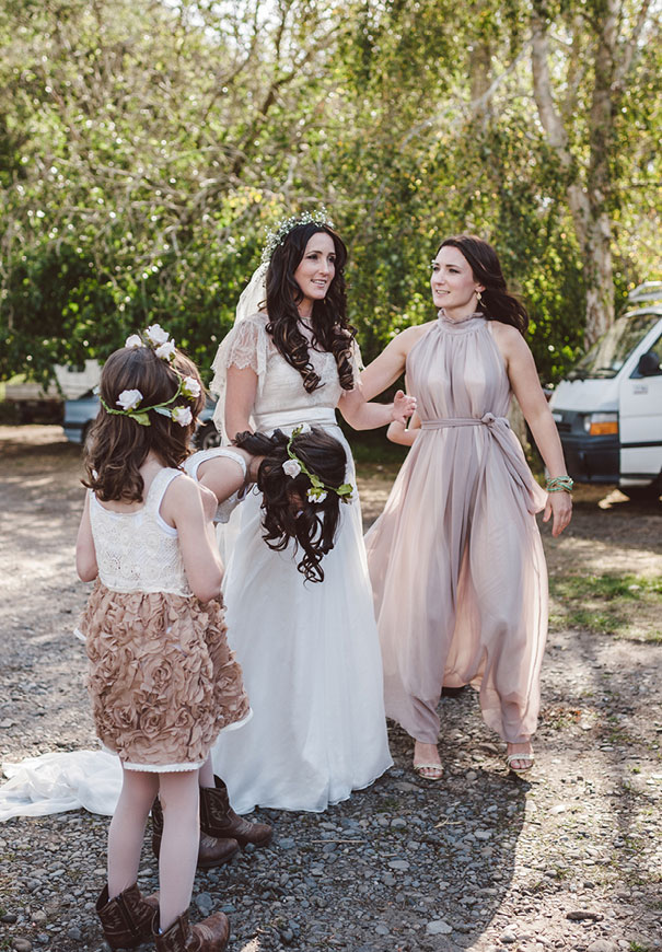 DIY-new-zealand-wedding-photographer-barn-boho-bride12