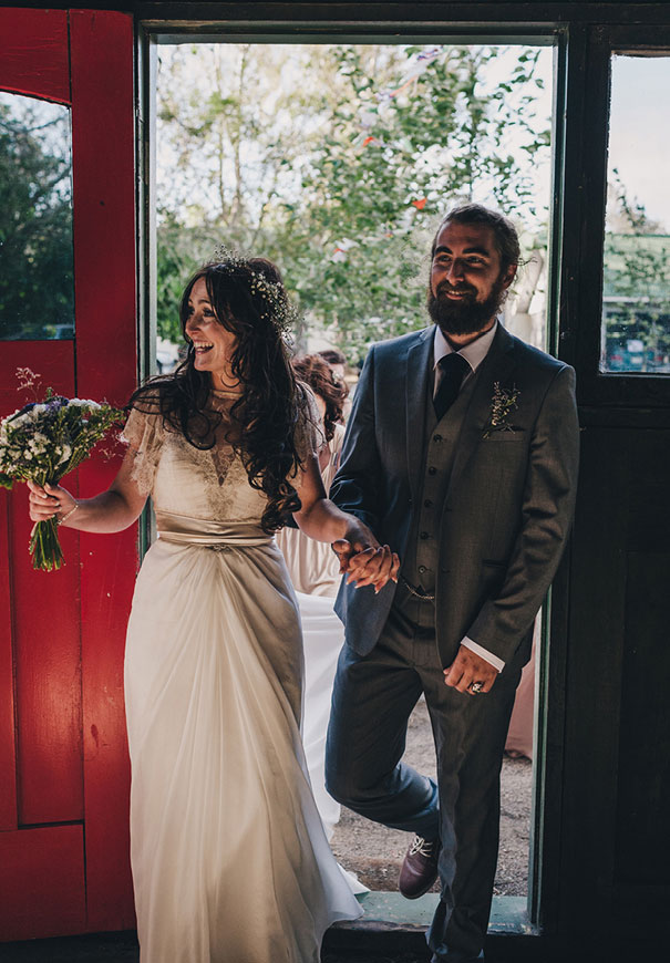 DIY-new-zealand-wedding-photographer-barn-boho-bride14