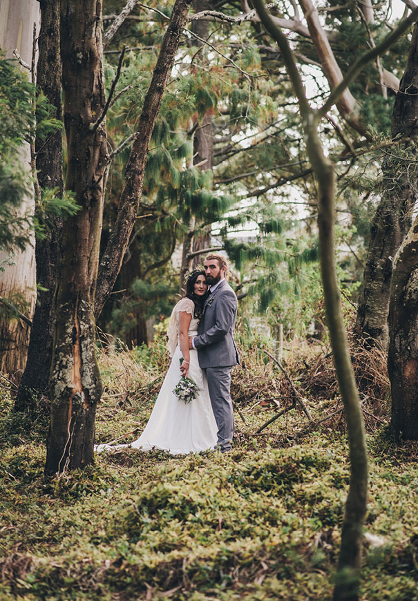 DIY-new-zealand-wedding-photographer-barn-boho-bride17