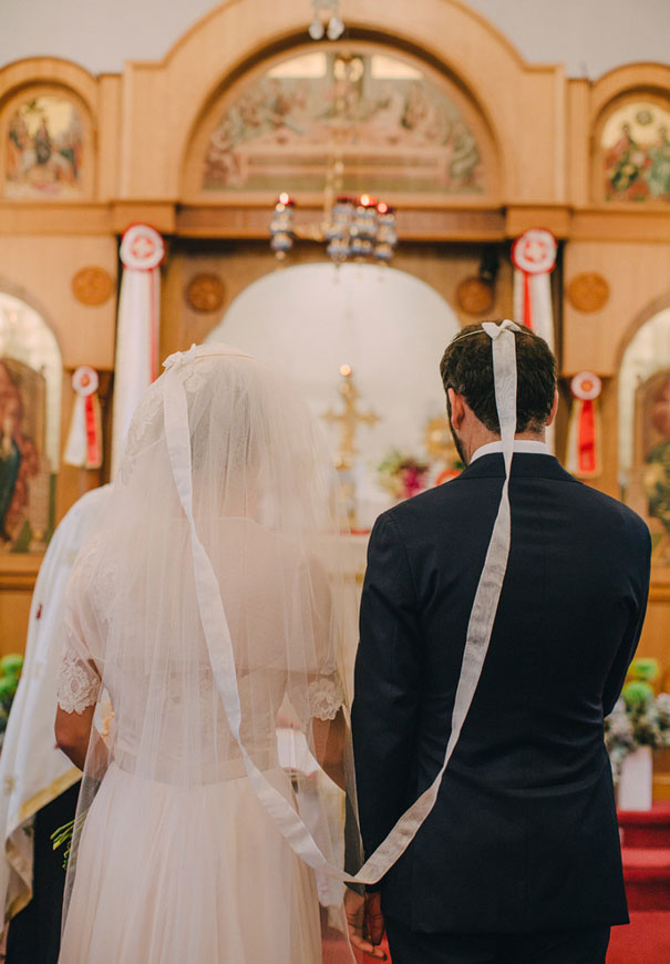 Mitch-Pohl-wedding-photographer-bride-flowers-greek-wedding3