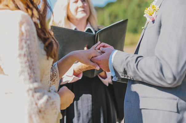 boho-bride-californian-wedding-barn-bhldn28