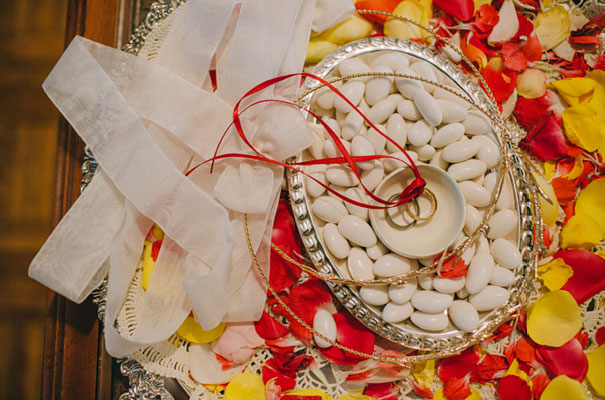 jardine-botanic-orange-peach-roses-bride-flowers-greek-wedding11