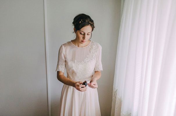 jardine-botanic-orange-peach-roses-bride-flowers-greek-wedding14