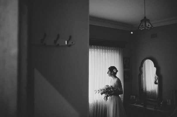 jardine-botanic-orange-peach-roses-bride-flowers-greek-wedding16