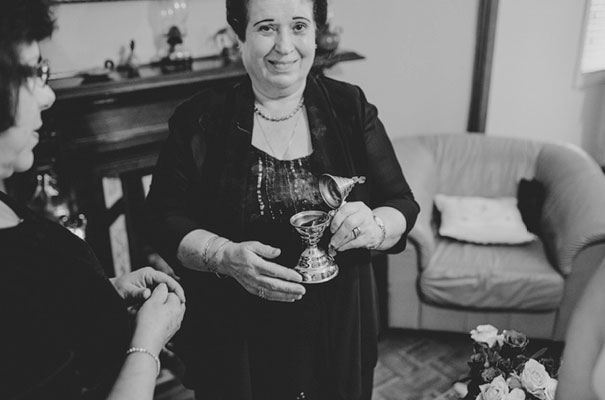 jardine-botanic-orange-peach-roses-bride-flowers-greek-wedding17