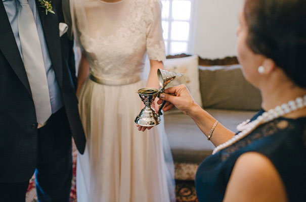 jardine-botanic-orange-peach-roses-bride-flowers-greek-wedding18