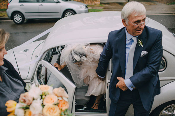 jardine-botanic-orange-peach-roses-bride-flowers-greek-wedding24