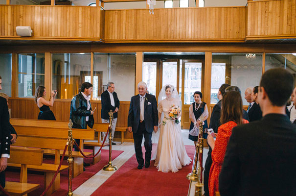 jardine-botanic-orange-peach-roses-bride-flowers-greek-wedding26