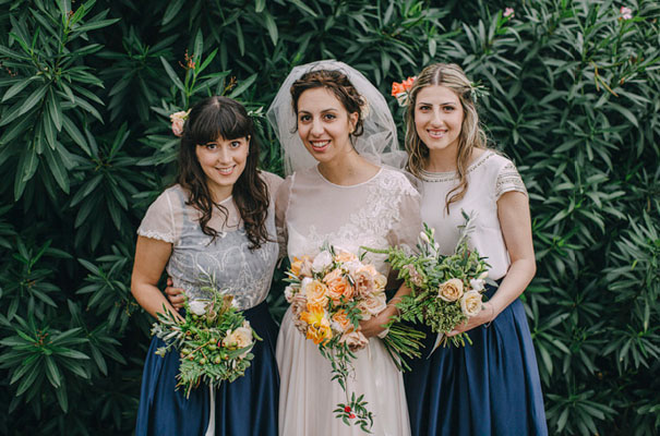 jardine-botanic-orange-peach-roses-bride-flowers-greek-wedding33