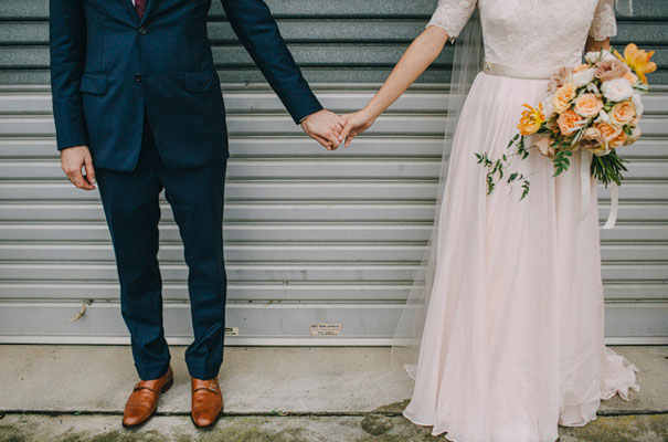jardine-botanic-orange-peach-roses-bride-flowers-greek-wedding37